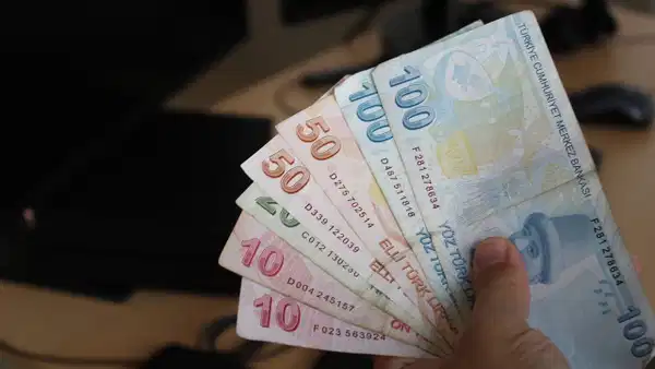 3-aylik-enflasyon-farki-belli-oldu-emekli-ve-memur-ocak-zammi-hesaplandi-lcIpfTsN